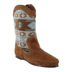Minnetonka - Womens Baja Boot - Suede + Navajo Pattern - Size 9